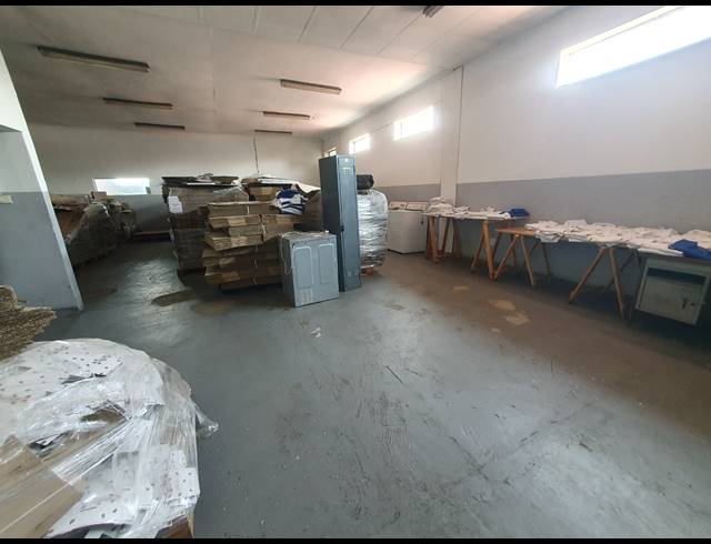 3,012M² WAREHOUSE FOR SALE IN OPHIRTON